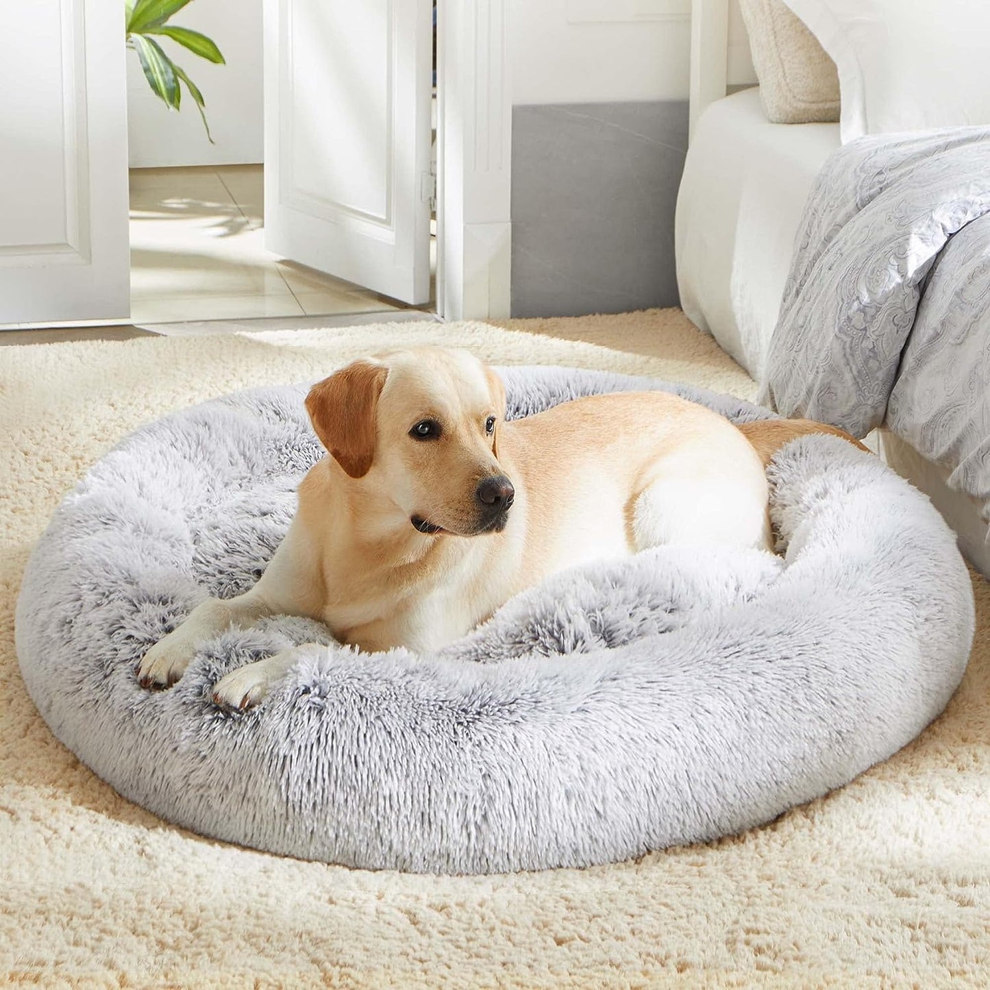 Ultimate Cozy Calming Donut Bed for Dogs & Cats - Luxurious Fluffy Faux Fur for Unmatched Comfort